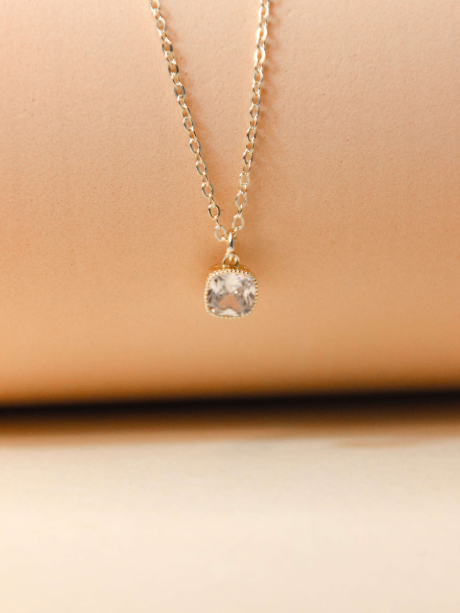 collier femme or fin pierre tresor