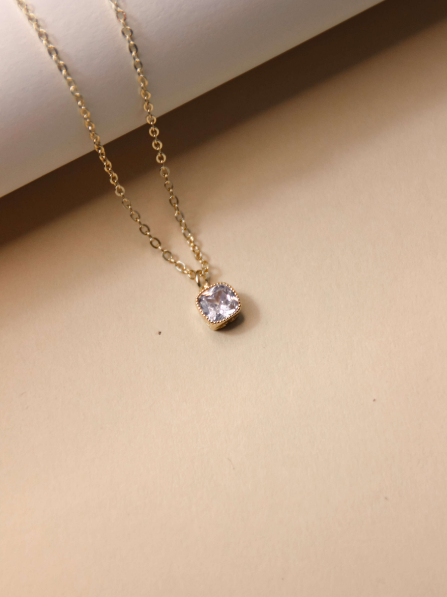 collier pendentif pierre boheme tresor