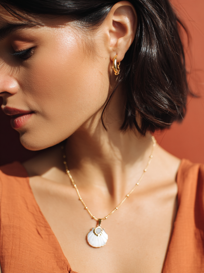 Collier_femme_boheme_coquillage_MARAVILLA_pierre_semi_precieuse_albatre_coquillage