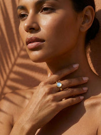 Bague Lumina | Nacre Naturelle & Acier Doré 24K – Univers Aquatique
