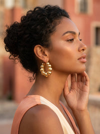 Boucles d'oreilles Créoles Billes HÉLIA — Or 24k | Univers Solaire